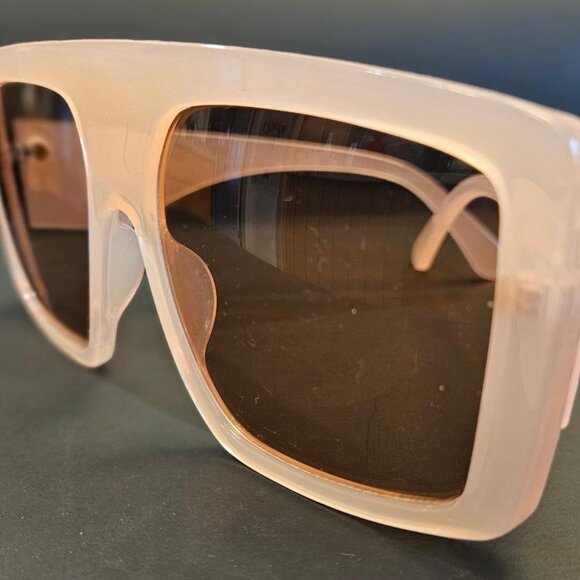 Collection of 3 boutique oversized modern sunglasses - Picture 2 of 7